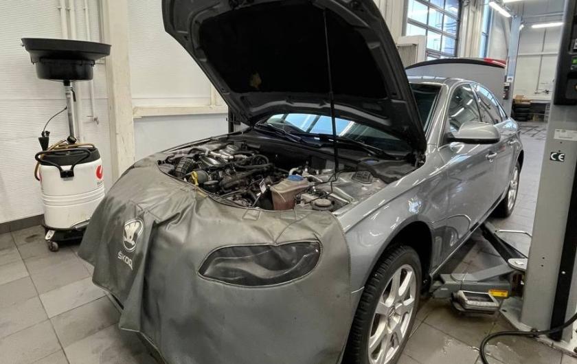 Ауди А4 готовится к замене масла МКПП