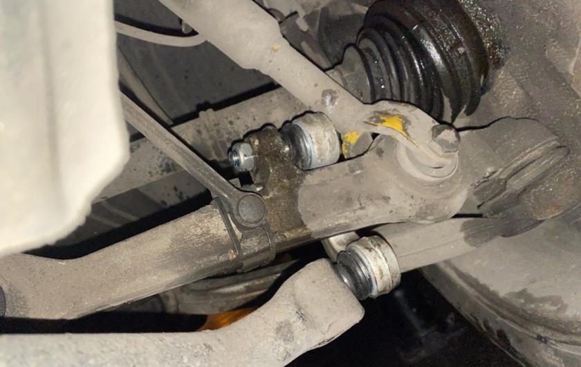 Замена стоек стабилизатора Ауди А8