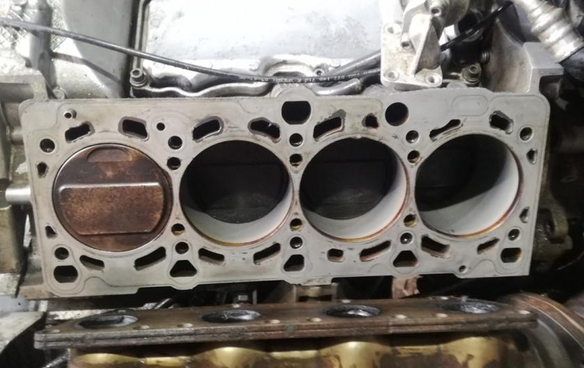 Замена прокладки ГБЦ Ауди А8