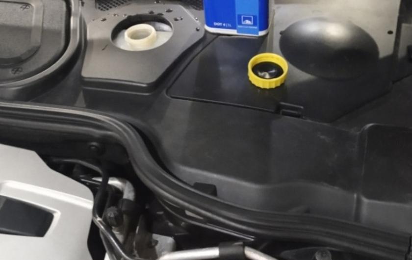 Замена тормозной жидкости Ауди А8