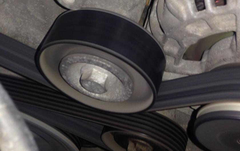 Замена приводного ремня Ауди А1