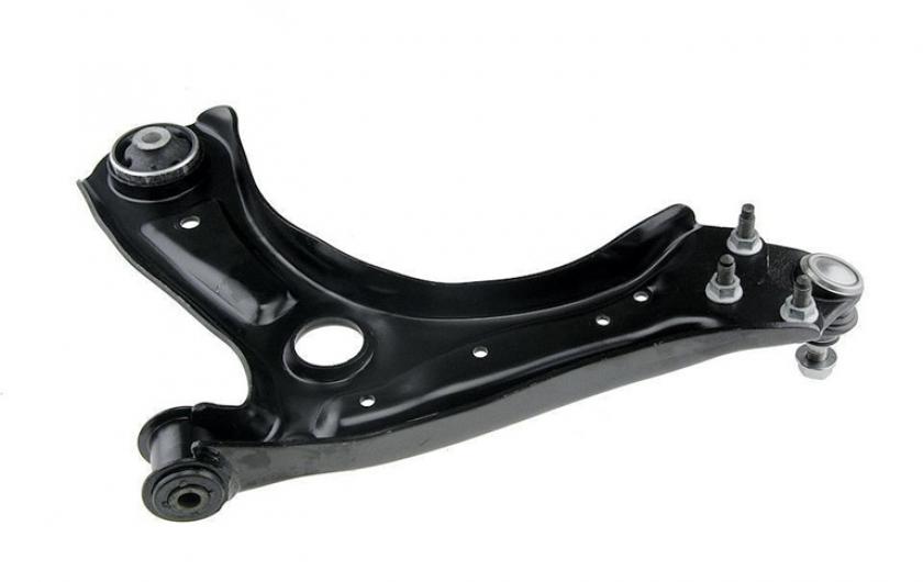 Новый передний нижний рычаг