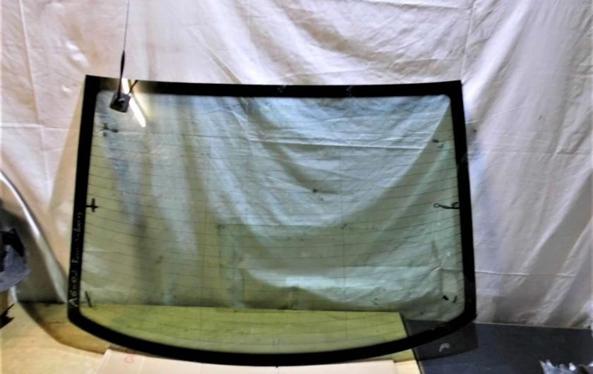 заднее стекло