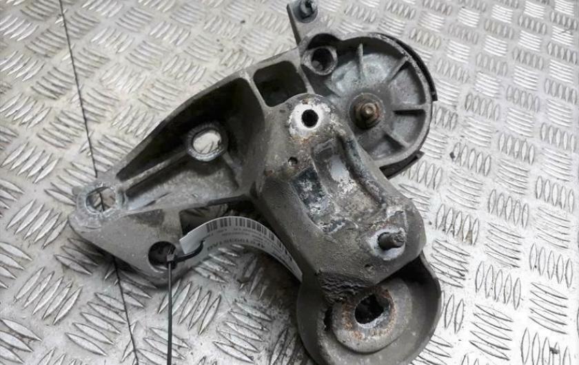 опора двигателоя