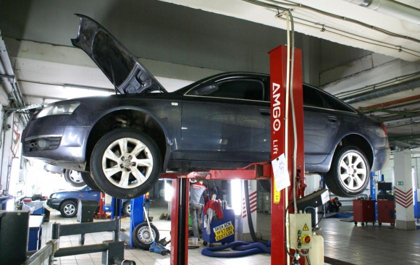 Ауди на подъемнике