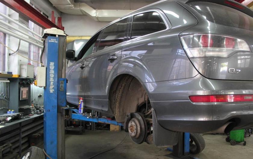 Q7 на СТО