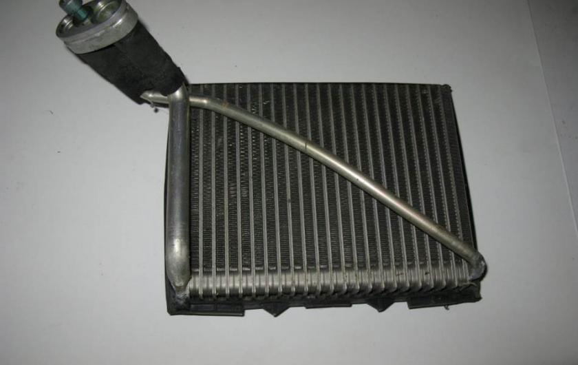 радиатор кондиционера Ауди
