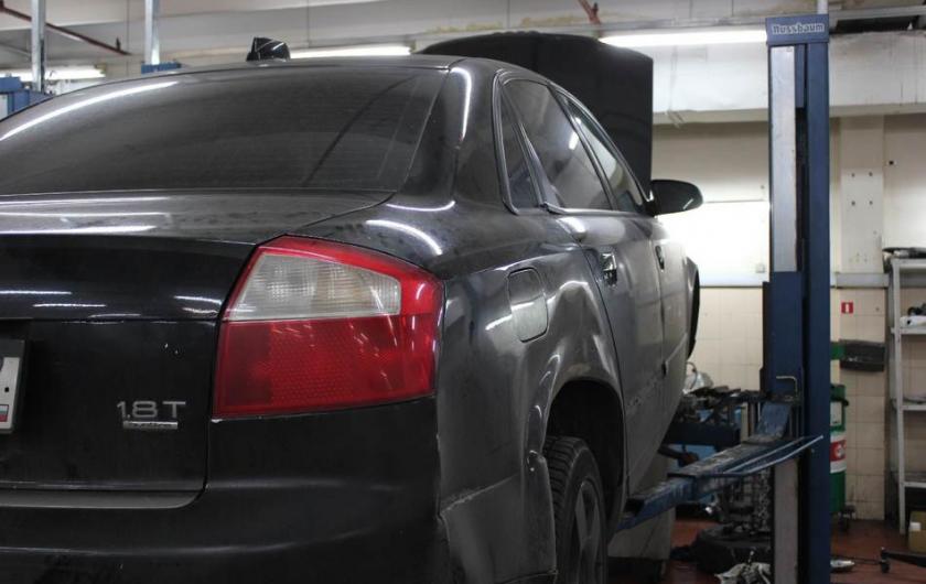 А6 на подъемнике