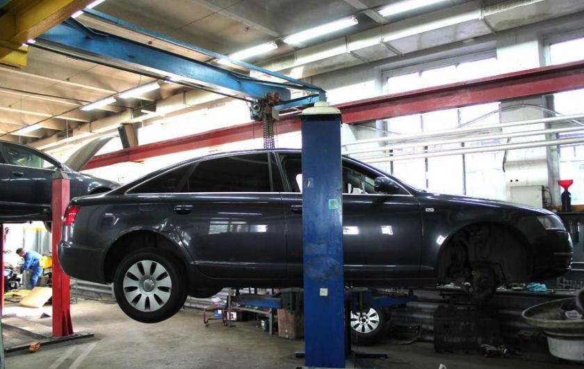 А6 на подъемнике