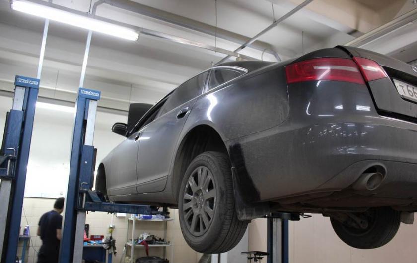 А6 на подъемнике