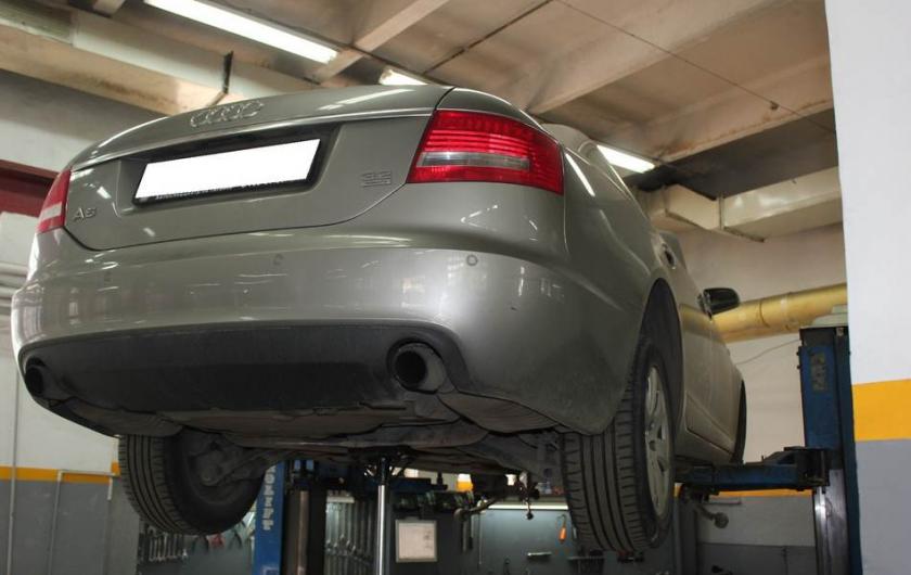 А6 на подъемнике