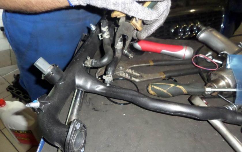 патрубки системы охлаждения на Ауди