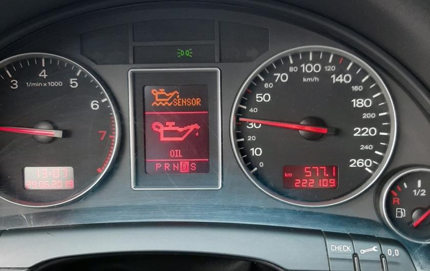 Предупреждение о проблемах с маслом в двигателе Ауди