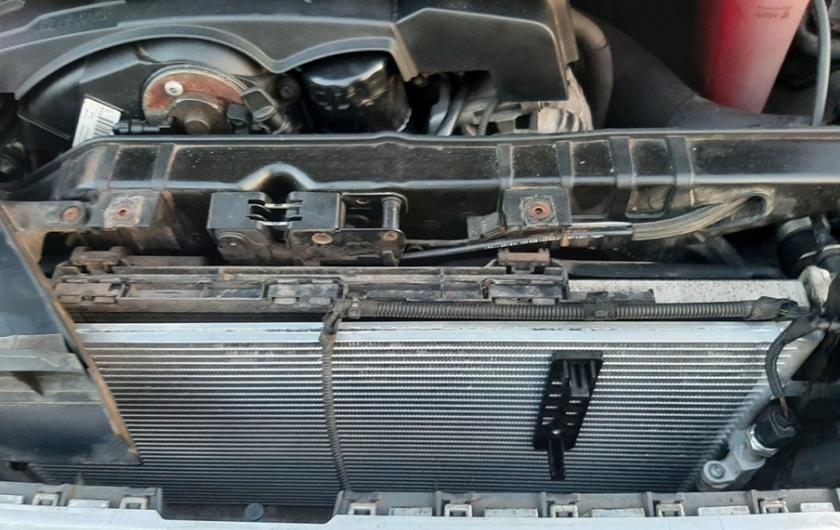 Замена радиатора кондиционера Ауди