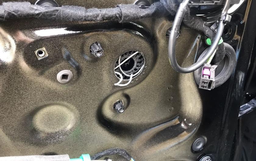 Замена стеклоподъемника Ауди