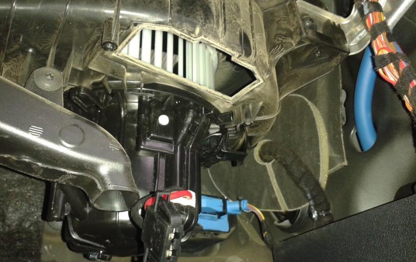 Замена вентилятора печки Ауди