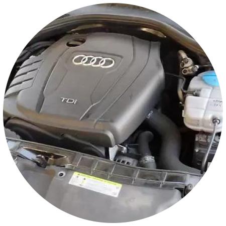 моторный отсек на Ауди