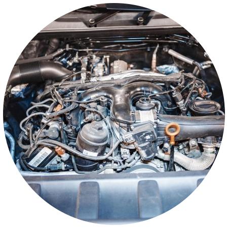 двигатель Ауди Ку7 без крышки