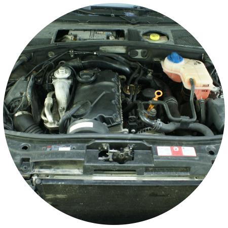 открытый капот на Ауди А6