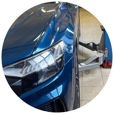 Подготовка Ауди Q8 к замене тормозных дисков