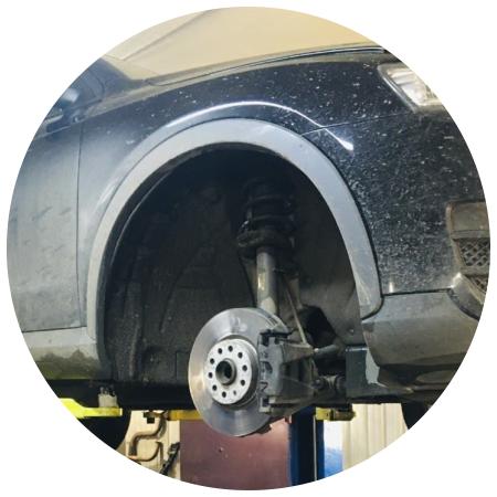 Ауди Q3 в процессе замены пружин