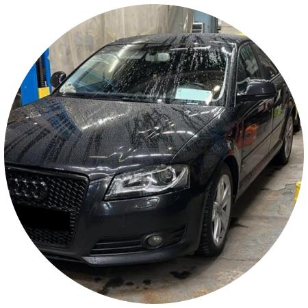 Ауди А3 готовится к замене радиатора кондиционера