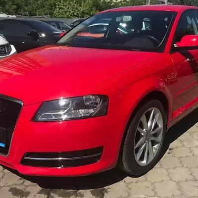 красный немецкий хетчбек