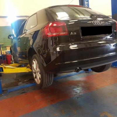 Ауди А3 на подъемнике