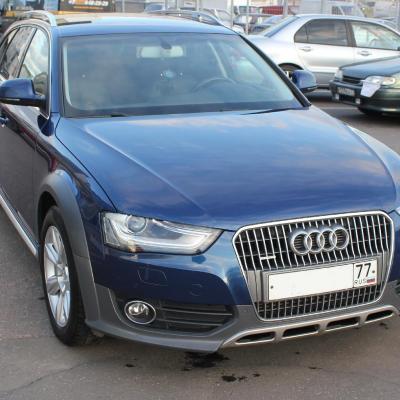 Ауди А4 спереди