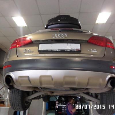 Ауди на подъемнике