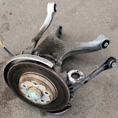 тормозной диск с кулаком и рычагами