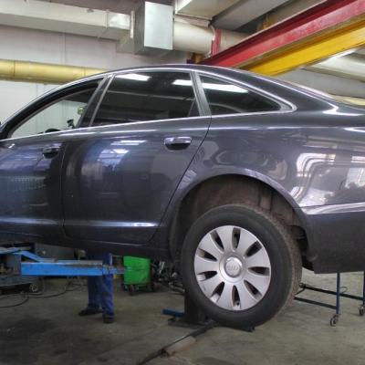 А6 на подъемнике