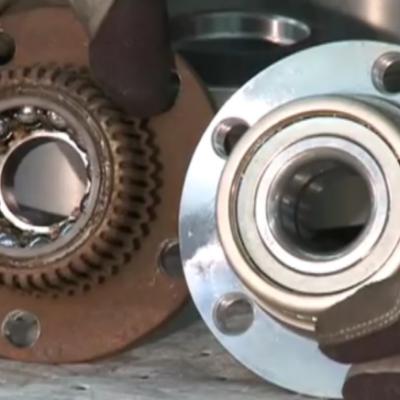 старый и новый подшипник ступицы
