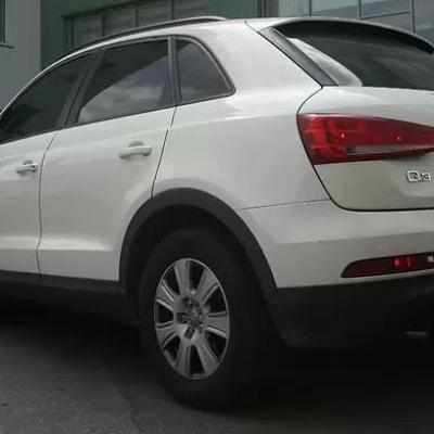 белый Ауди Ку 3 сзади