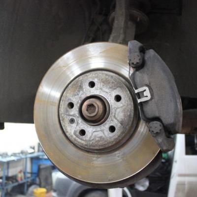 тормозной диск с суппортом