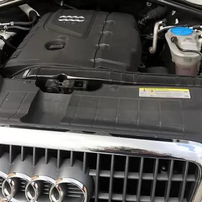 открытый капот на Ауди