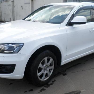 белый кроссовер Ауди