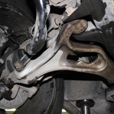 нижний рычаг передней подвески Ку7