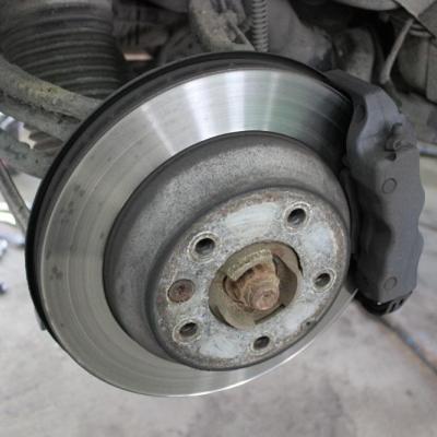 тормозной диск с суппортом