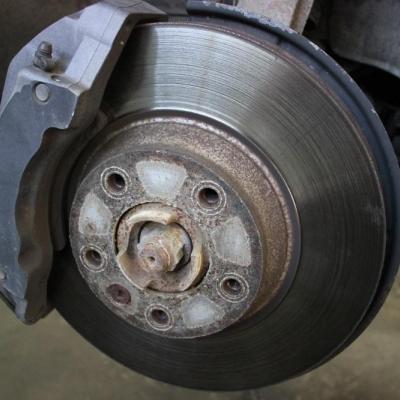 тормозной диск с суппортом