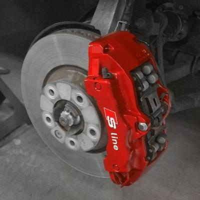 красный тормозной суппорт