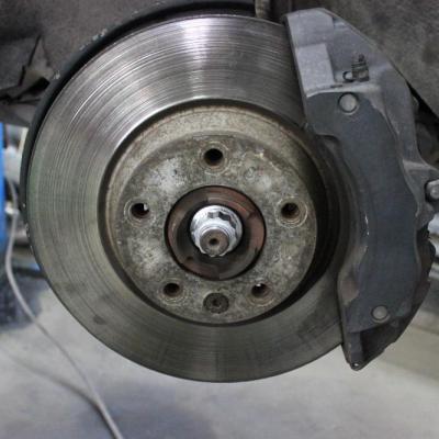 тормозной диск с суппортом