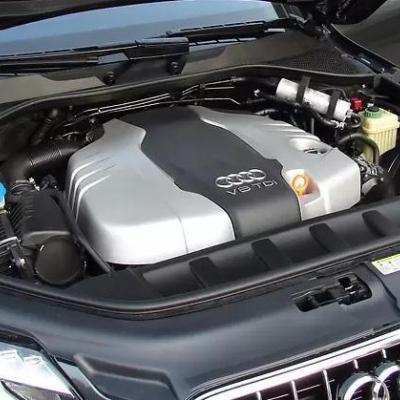 открытый капот на Q7