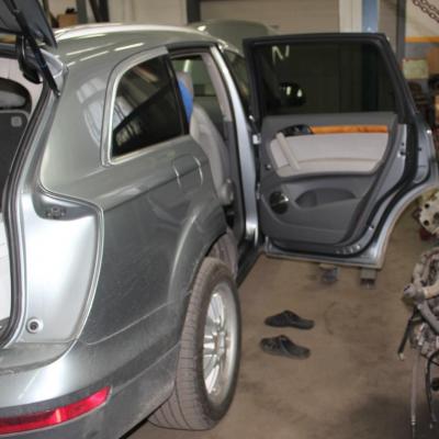 кроссовер Ауди в автосервисе