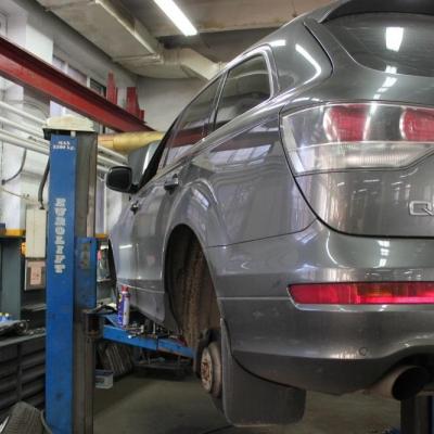 Q7 на СТО