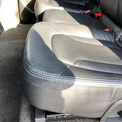 нахождение аккумулятора в салоне Ауди