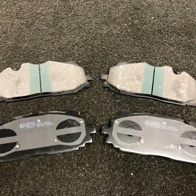 передние тормозные колодки