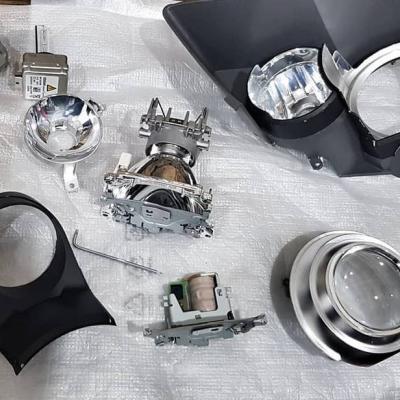 разобранная фара Ауди