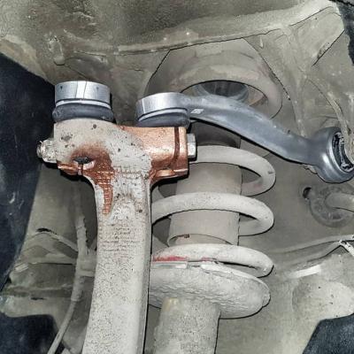 Замена верхних рычагов Ауди А4 Б8