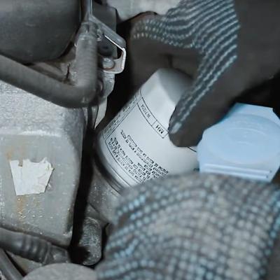 Замена масляного фильтра Ауди А1